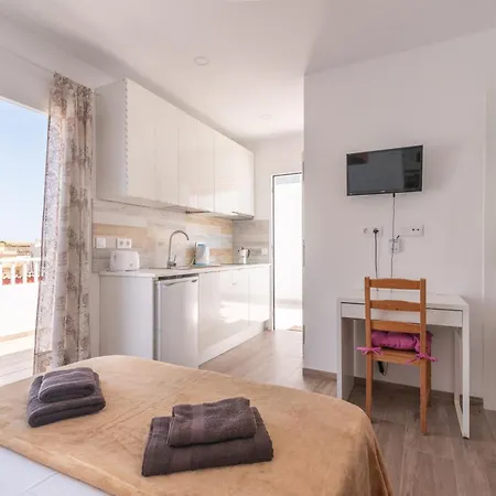 Atico Centrico Con Terraza Privada