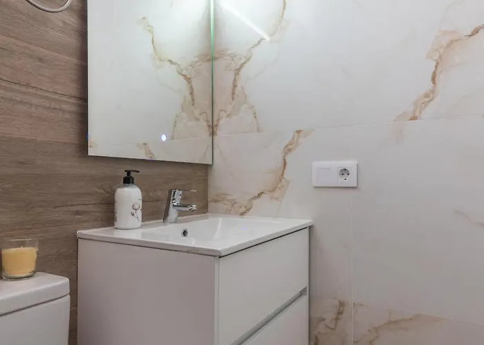 Atico Luminoso Centrico Con Terraza Privada * 아로나