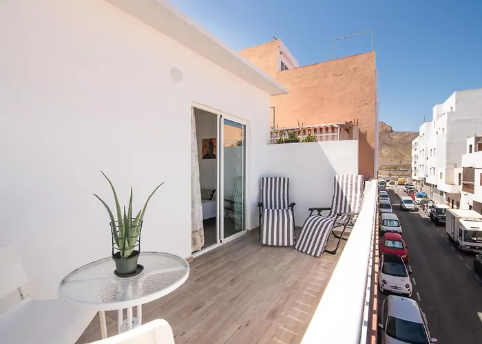 Atico Luminoso Centrico Con Terraza Privada 아파트