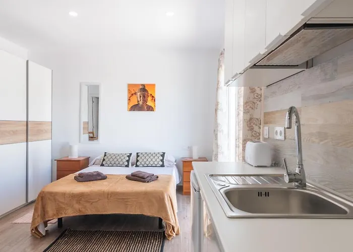 Atico Luminoso Centrico Con Terraza Privada * 아로나